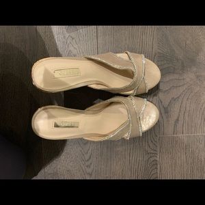 BRAND NEW GUESS SANDLES